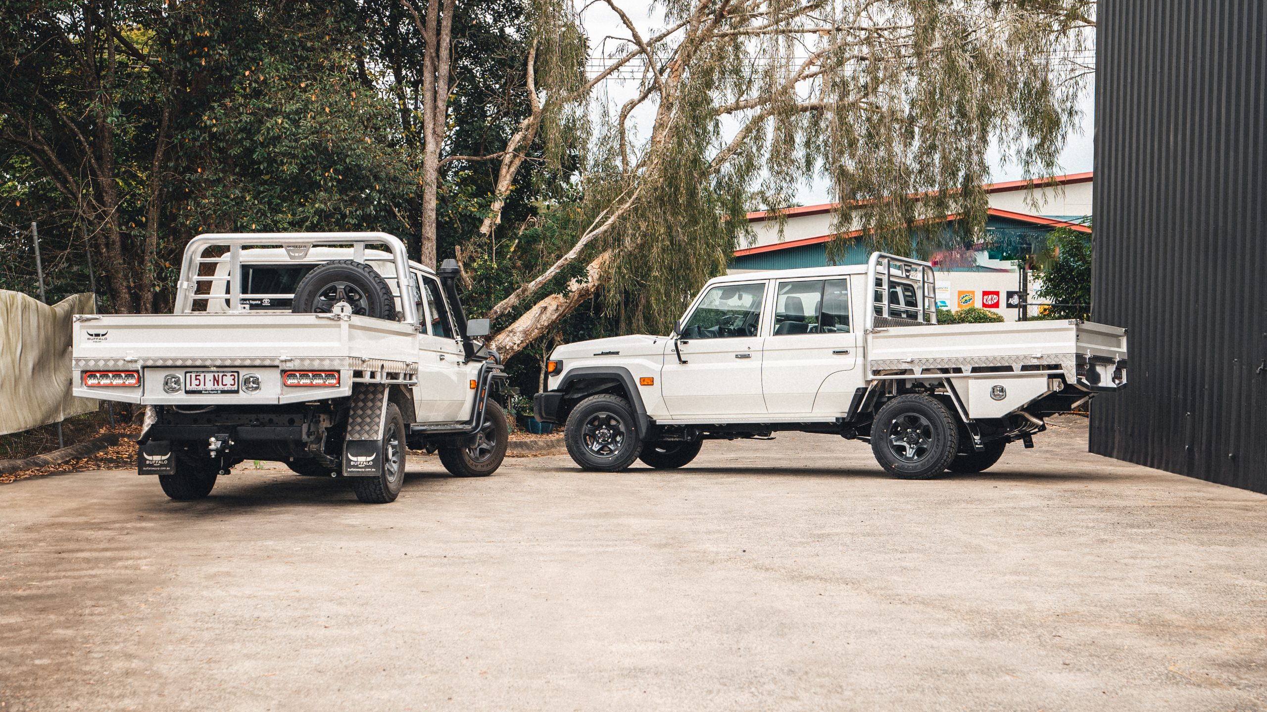 two twin white 79 series with different Buffalo trays